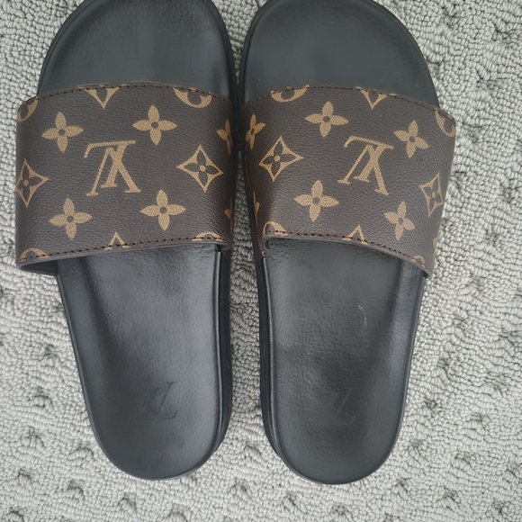 Louis Vuitton Brown and Black Sandals - Picture 1 of 5